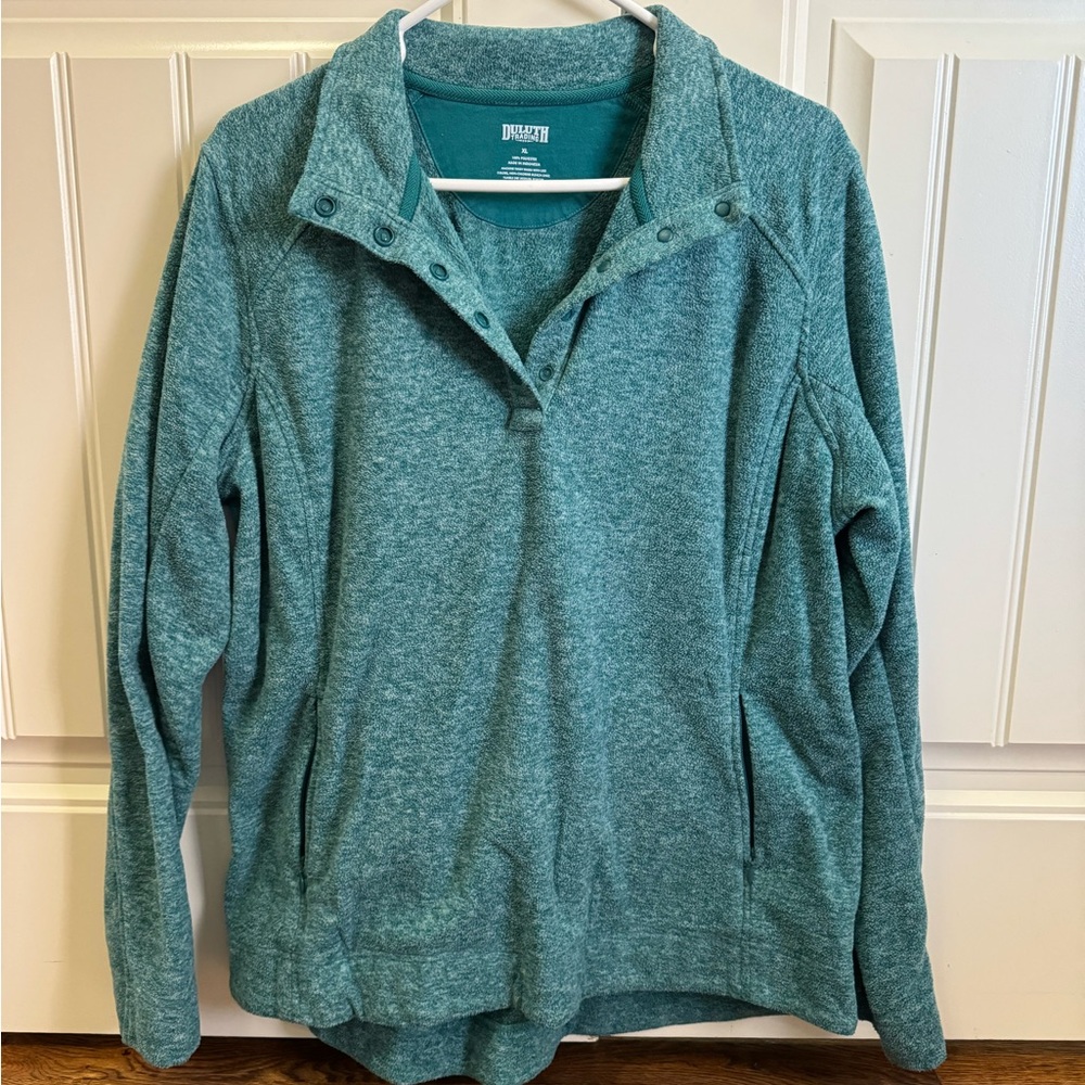 Women’s Duluth Trading Pullover. Like new. XL